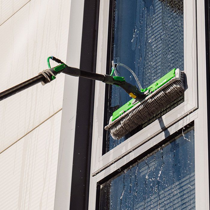 Brosse courbée nLITE non fleurée